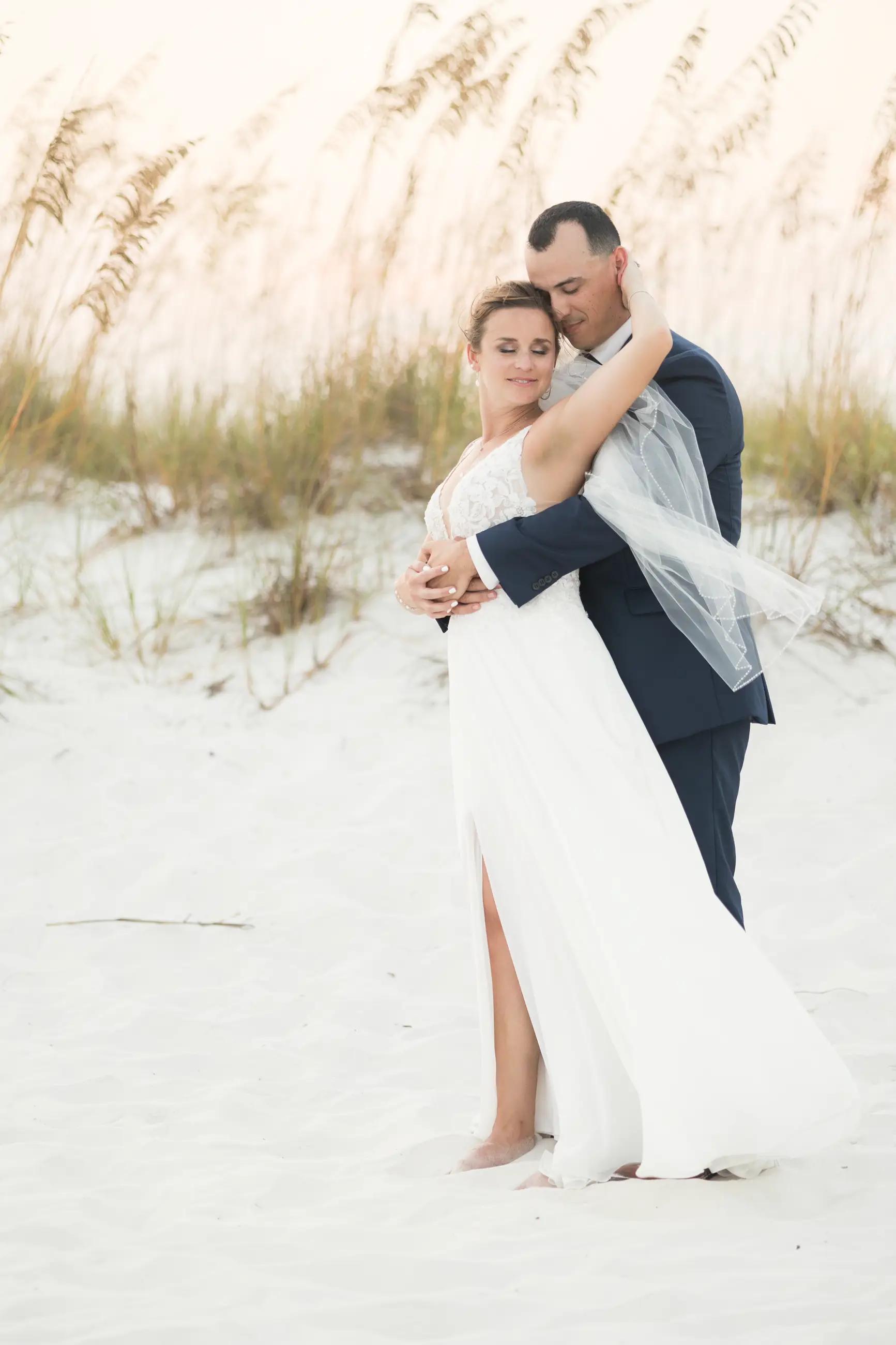 Alexandra and Jeremiah’s Beach Wedding. Mobile Image